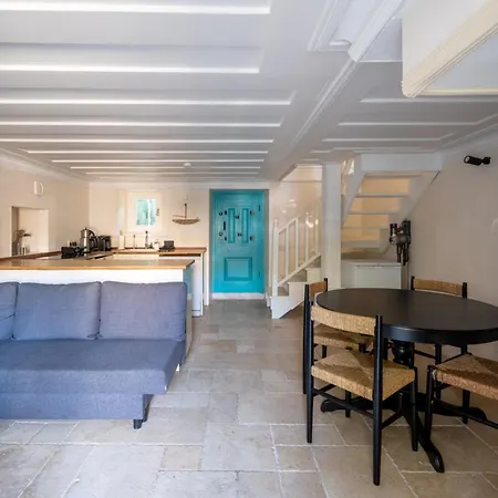 Vakantiehuis Miniq Homes 102 - Historical Stone House With Garden Cinema