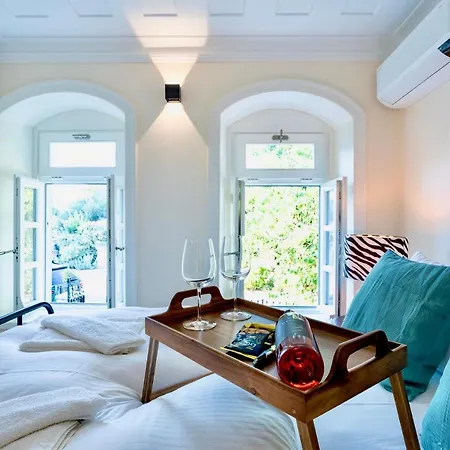 Casa de Férias Miniq Homes 102 - Historical Stone House With Garden Cinema *